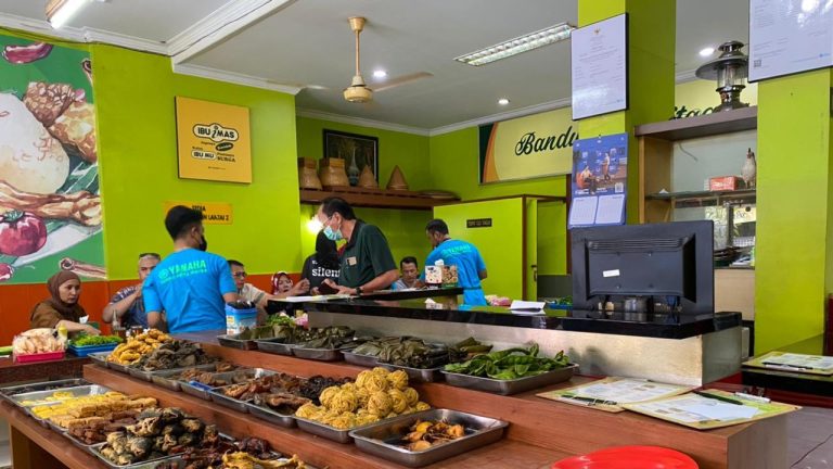 warung nasi bu imas kuliner jawa barat [dok. web]