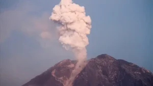 gunung semeru [dok. bbc]