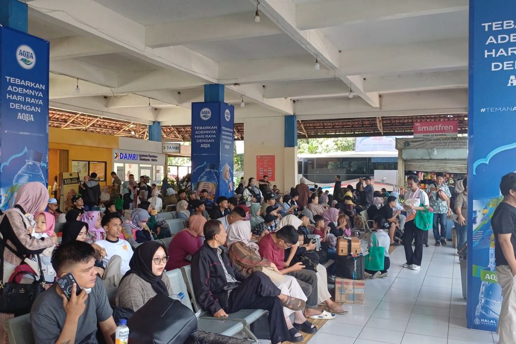 kampung rambutan padat [dok. kompas]