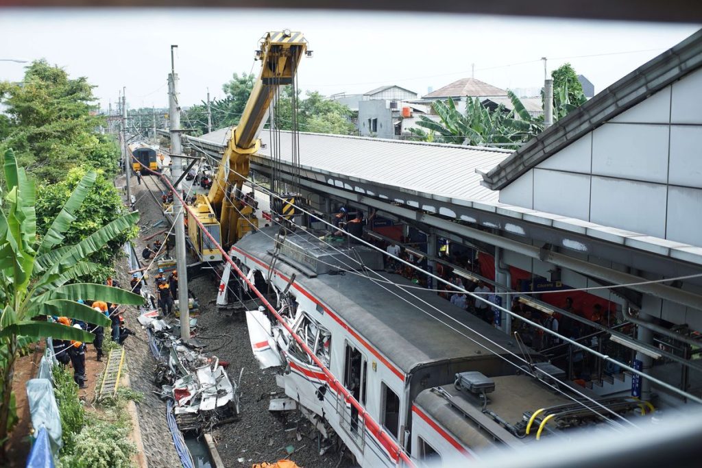 kereta api indonesia [dok. web]