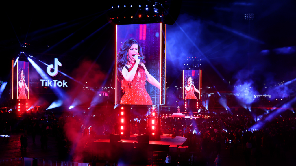 tiktok konser [web]