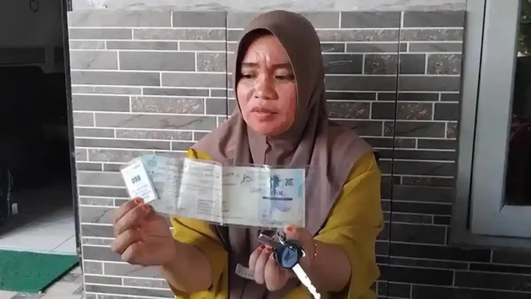 Apriyanti - korban kehilangan motor di samsat [dok. web]