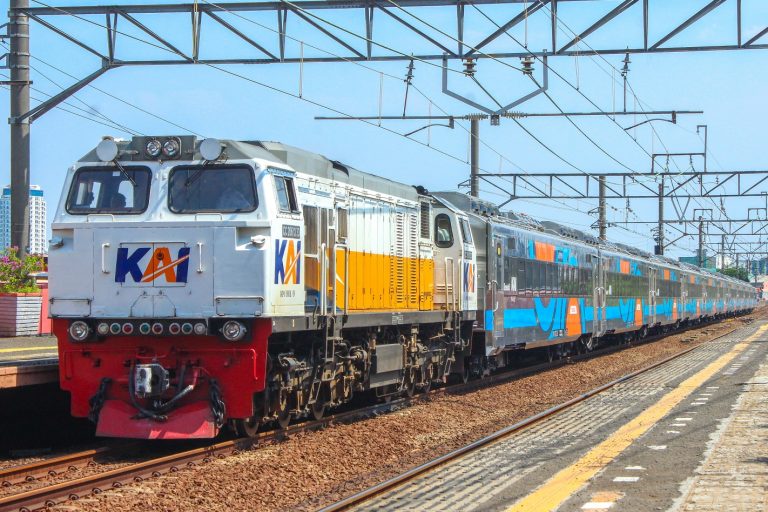 Kereta Api Indonesia [web]