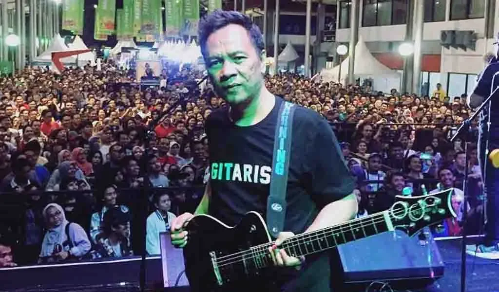 Ndhank Stinky [dok. web]