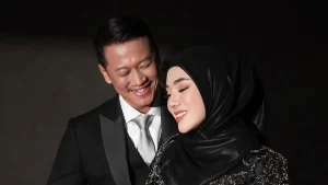 Clara Shinta dn suami [dok. web]