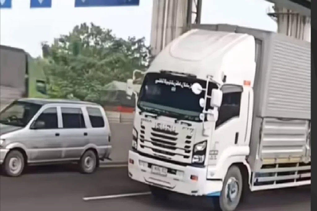 aksi penyelamatan di tol [ss]