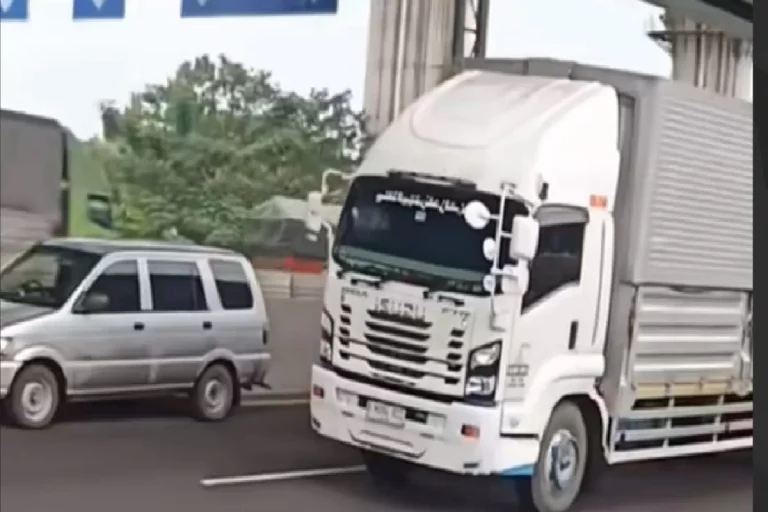 aksi penyelamatan di tol [ss]