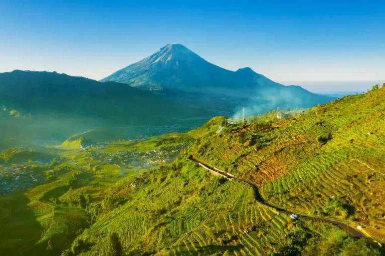 wisata alam dieng [dok. web]